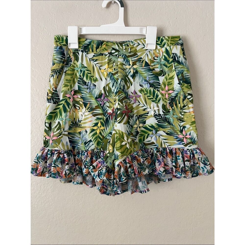 Euc All Things Mochi Tropical Print Ruffle Shorts Embroidered Pockets Size M — image 4 of 8